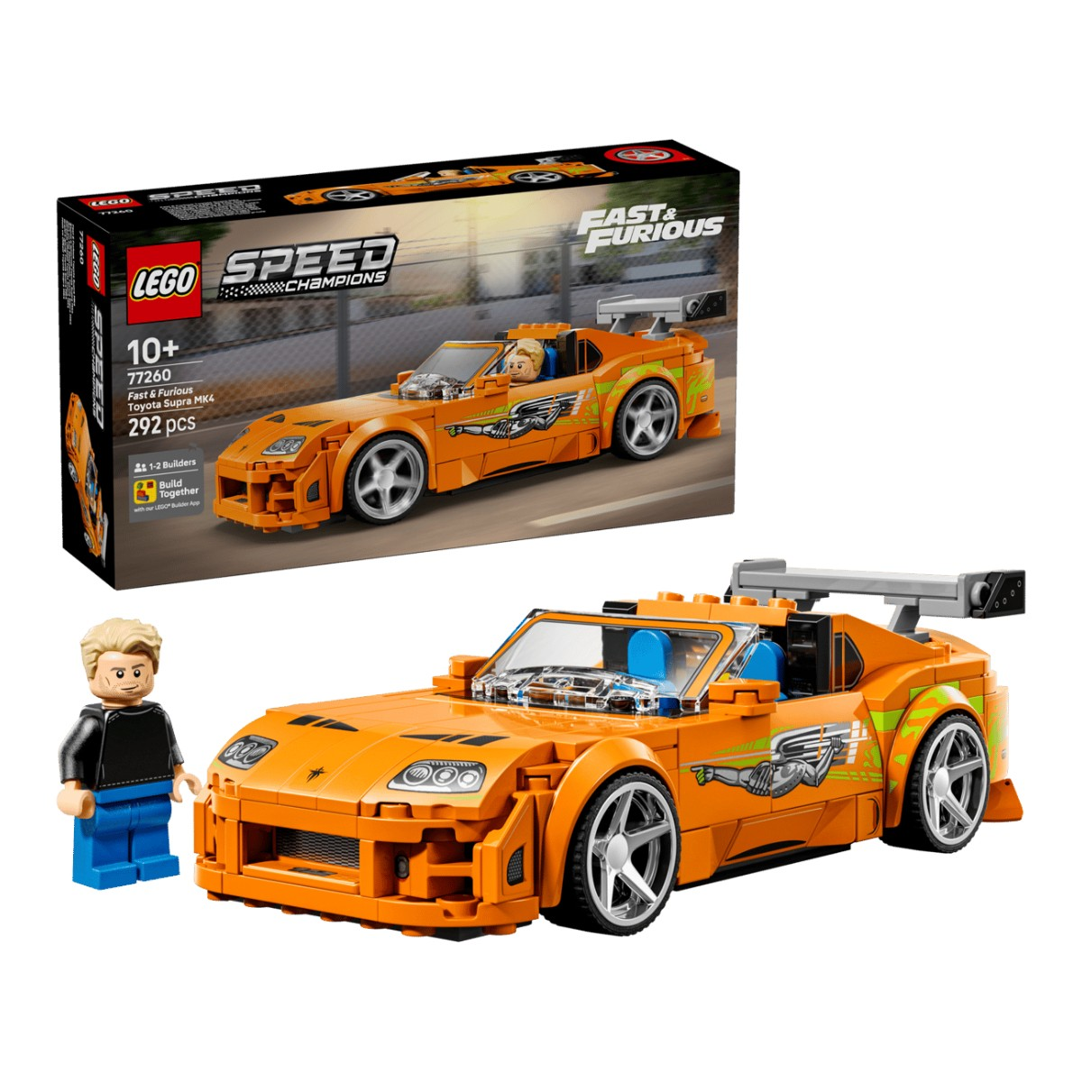 Yarış çıkartmaları olan turuncu LEGO Supra MK4 ve yanında bir minifigür sürücü.