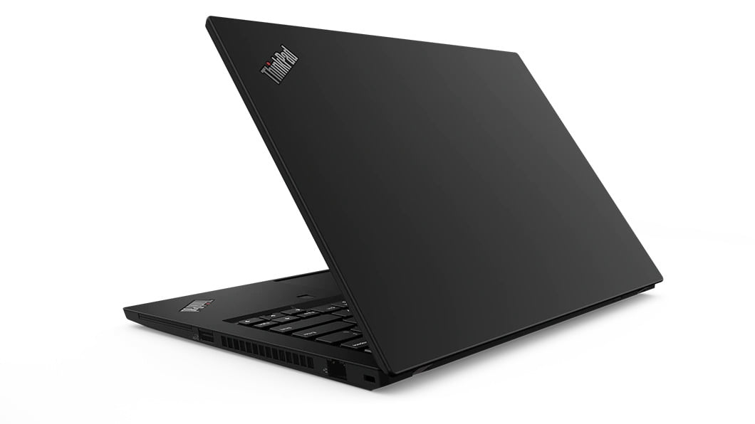 Ein schwarzer Laptop mit geöffnetem Deckel, Tastatur sichtbar, ThinkPad-Logo oben.