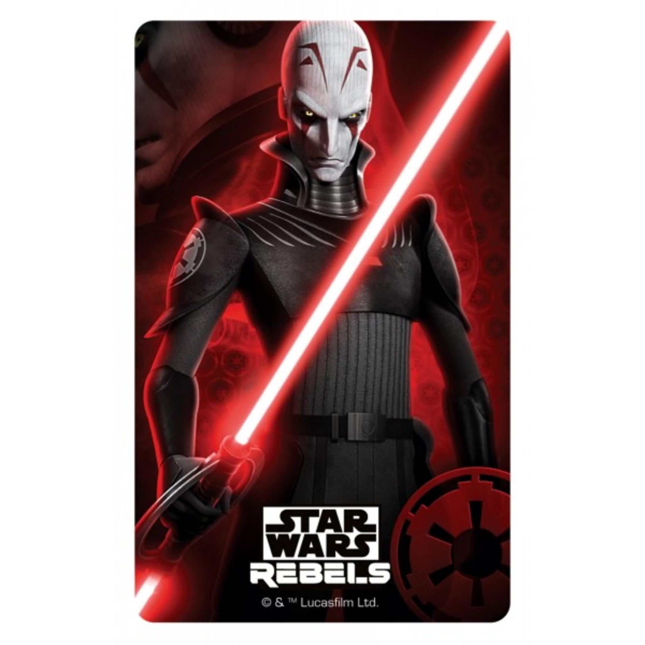 Der Großinquisitor aus Star Wars Rebels hält ein rotes Lichtschwert.
