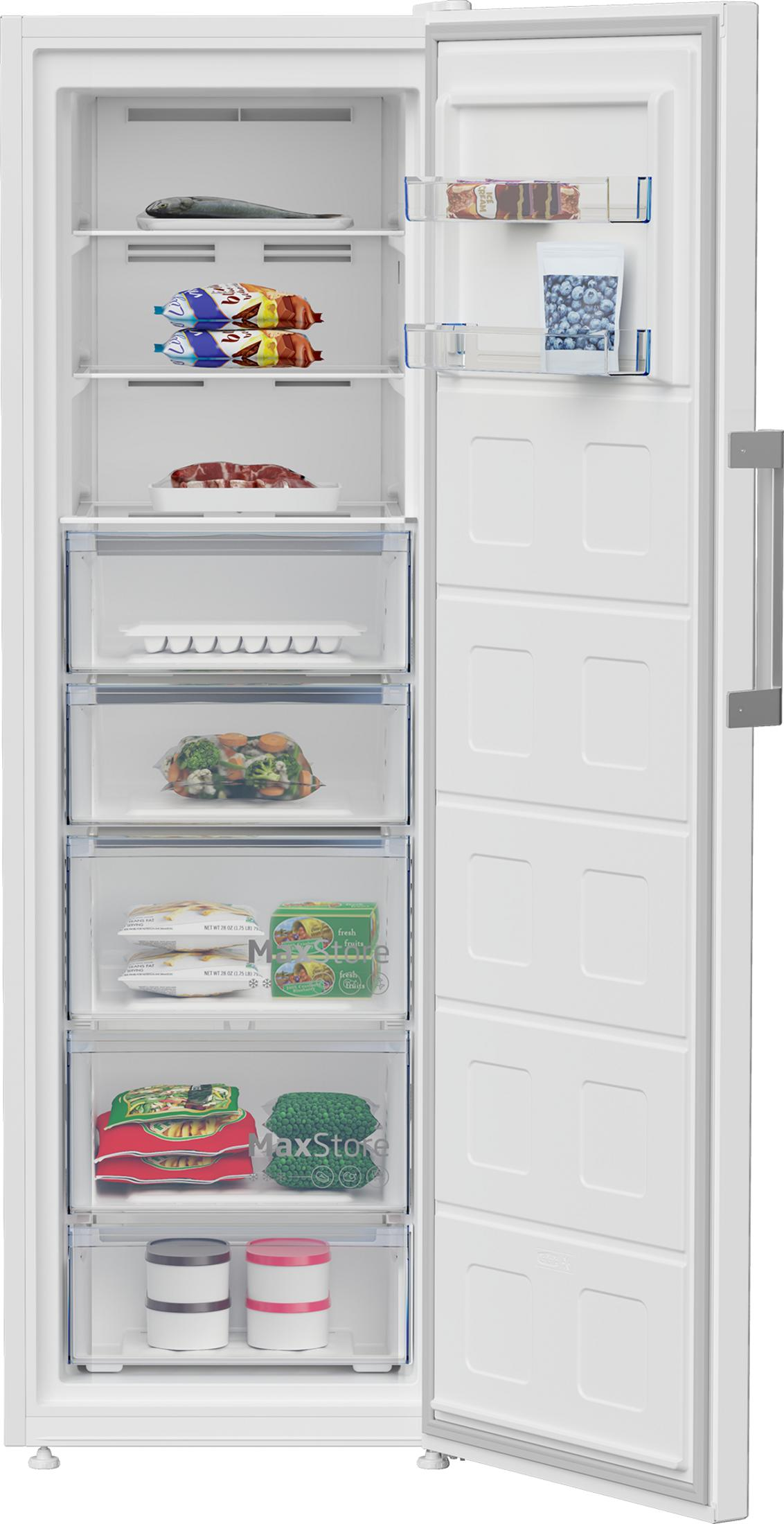 Offener weißer Gefrierschrank mit Lebensmitteln: Fisch, Fleisch, Eis, Beeren, Gemüse, Erbsen.