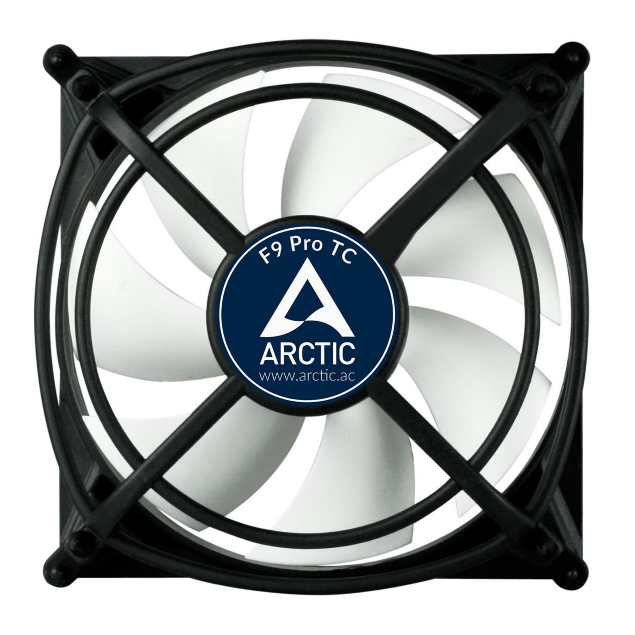 Ein weißer Lüfter mit schwarzem Rahmen und ARCTIC-Logo in der Mitte.