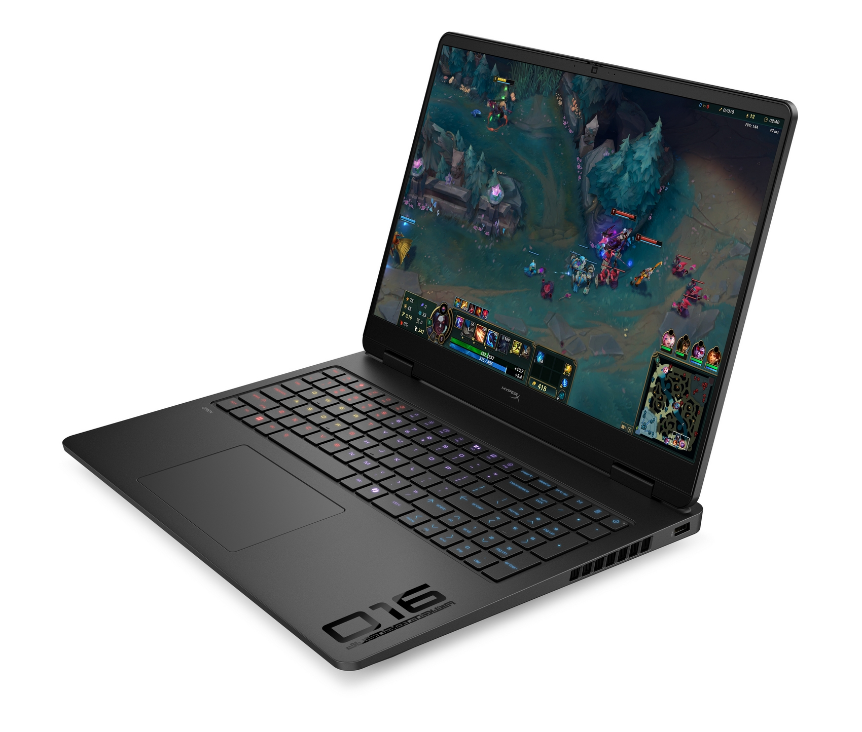 Laptop da gioco nero con tastiera retroilluminata mostra un gioco sullo schermo.