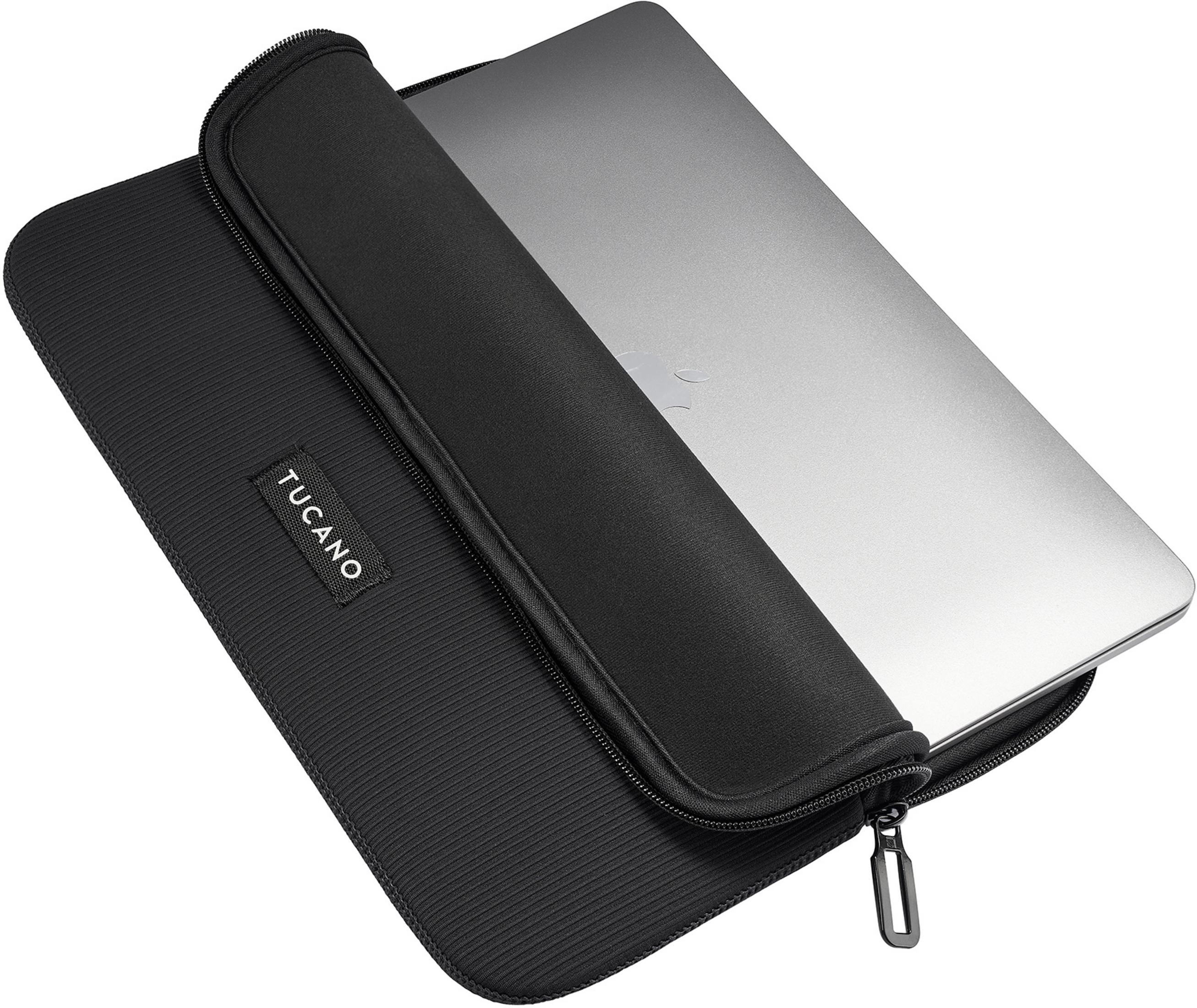 Schwarze Laptoptasche mit Reißverschluss und silbernem Laptop.