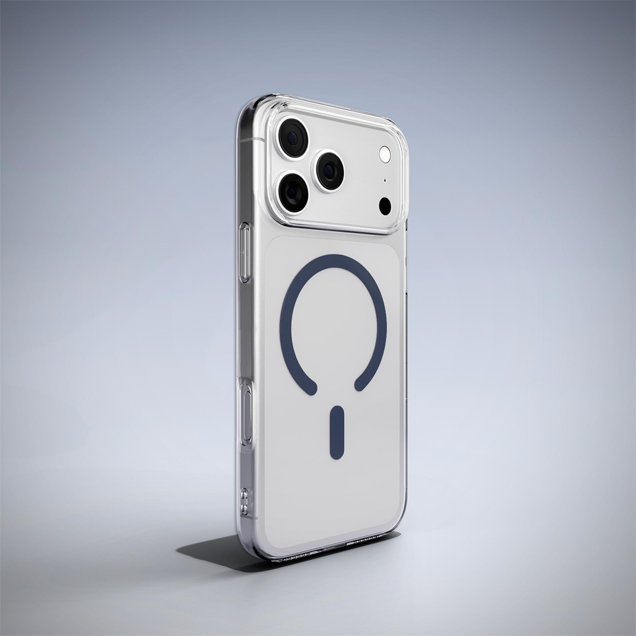 Transparente Schutzhülle für ein Smartphone mit drei Kameras und einem Magnetring.