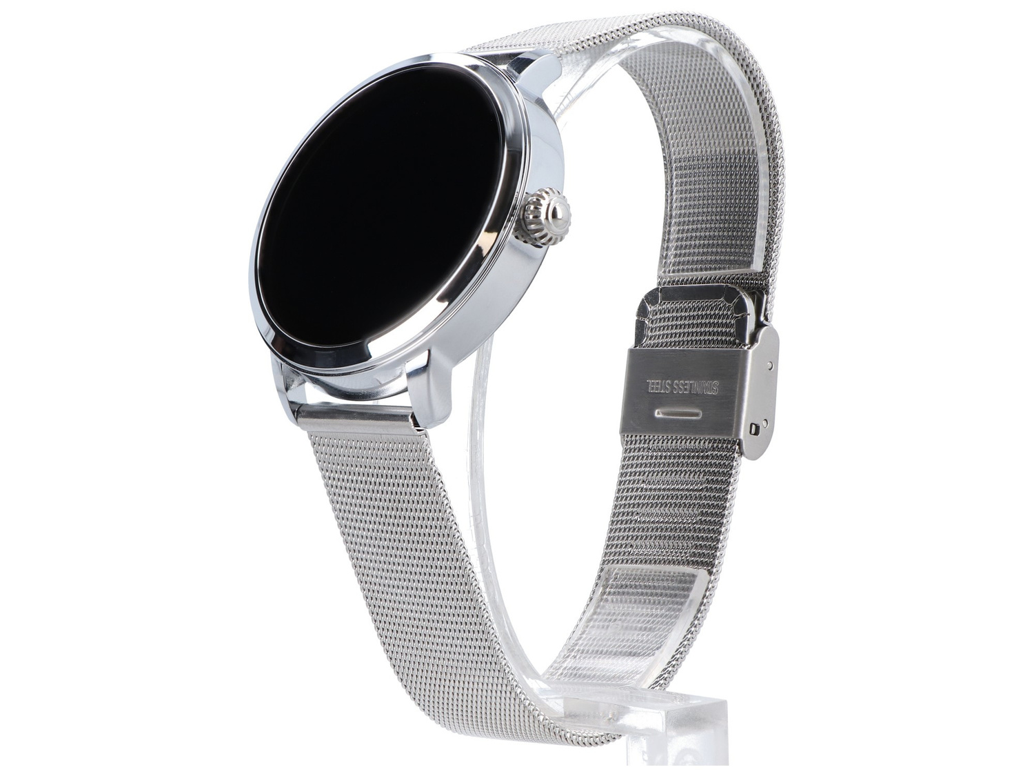 Srebrny, okrągły smartwatch z czarnym ekranem i siateczkową bransoletą mediolańską.