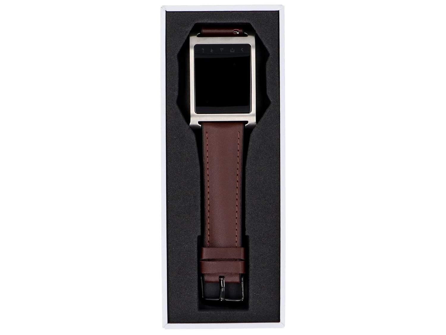 Smartwatch z brązową skórzaną bransoletą w białym pudełku.