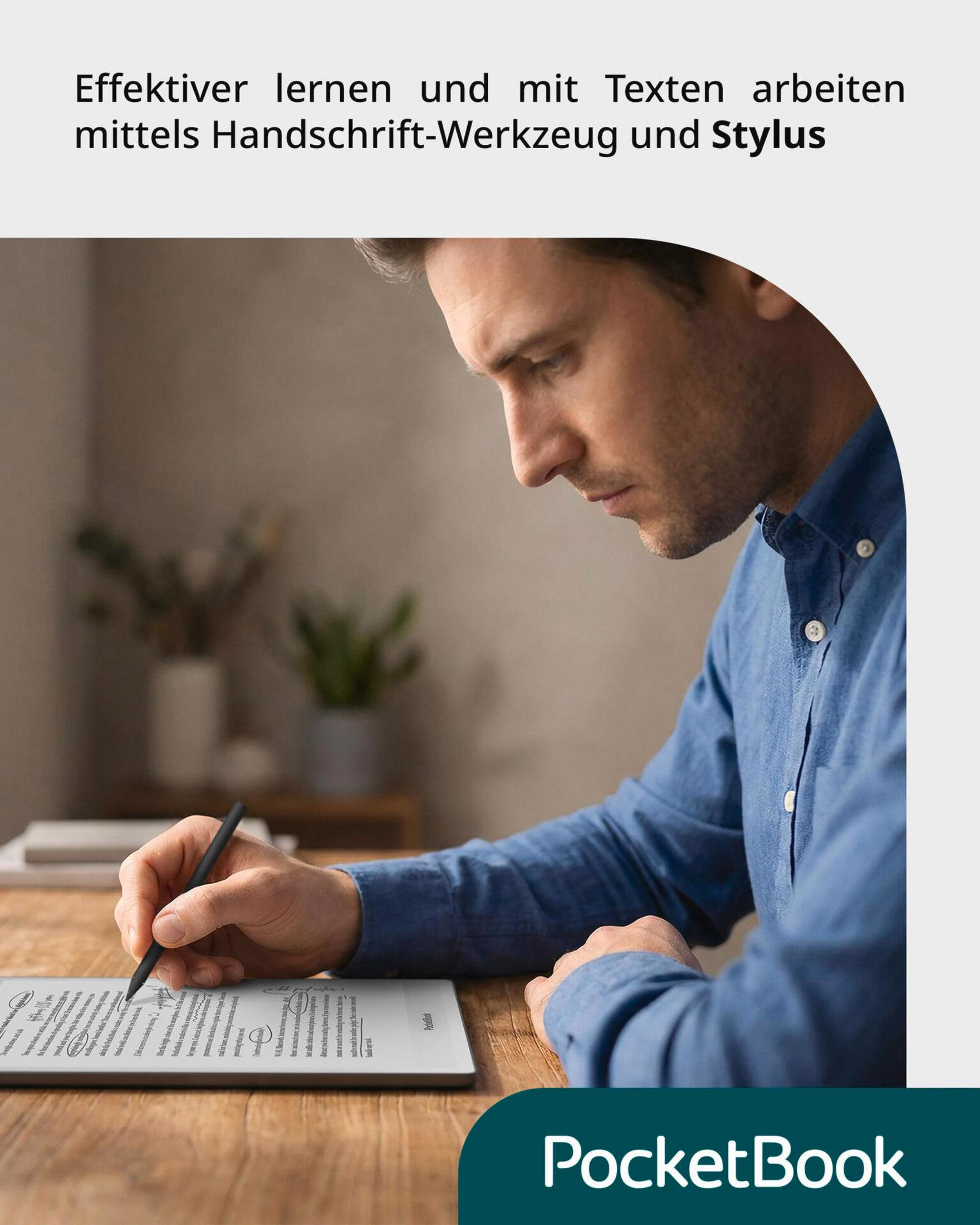 Mann schreibt mit Stift auf einem E-Reader, Notizen und Textbearbeitung.