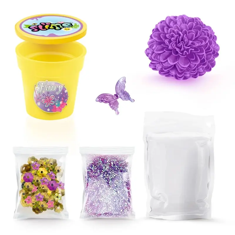 Un vaso amarillo de slime, una mariposa morada, una flor morada, dos bolsas de purpurina y una bolsa blanca.