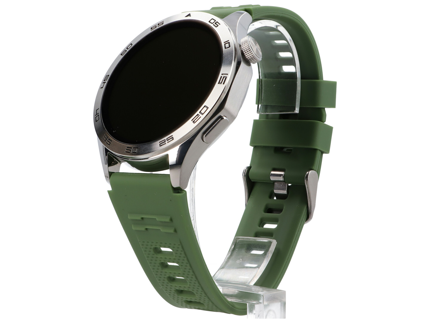 Zielony smartwatch z srebrną kopertą i czarnym wyświetlaczem, na stojaku.