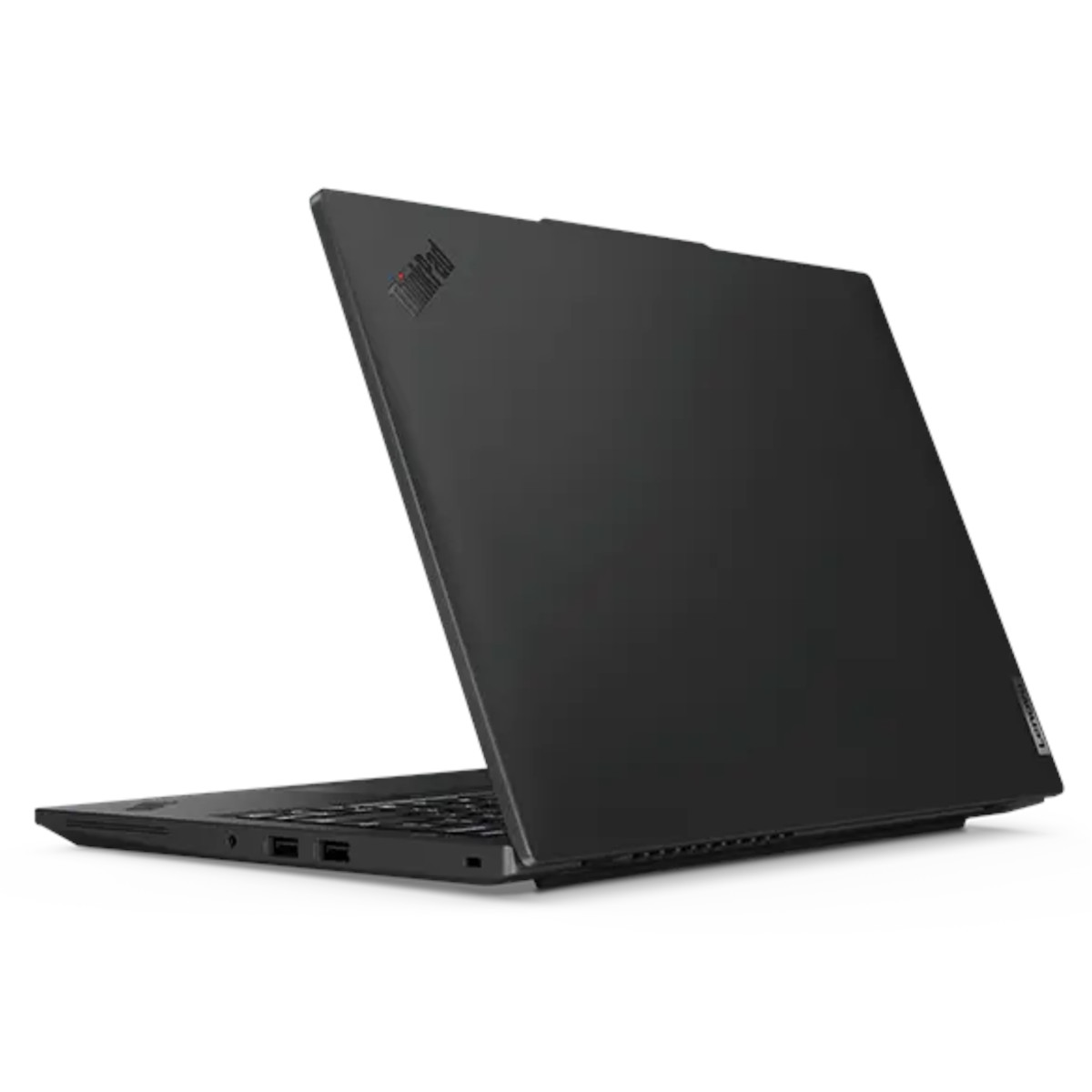 Schwarzer Laptop mit ThinkPad-Logo, von der Seite betrachtet, geöffnet.
