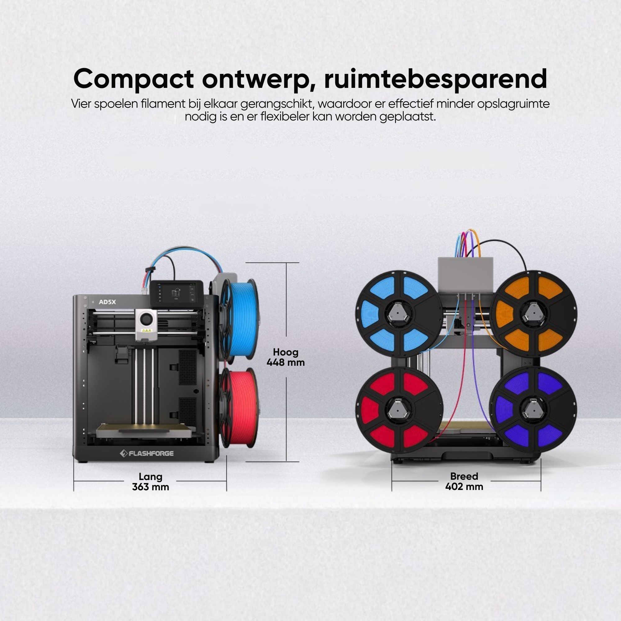 Twee 3D-printers met filamentrollen. Eén meet 363x448mm, de andere is breder.