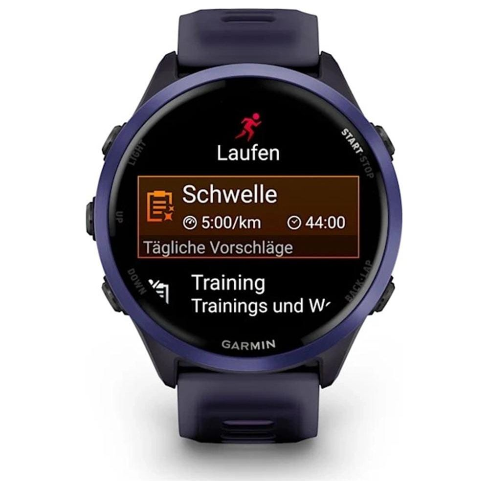 Koyu mavi Garmin saat, Lauf, Schwelle ve Training seçeneklerini gösteren bir koşu ekranı sunar.