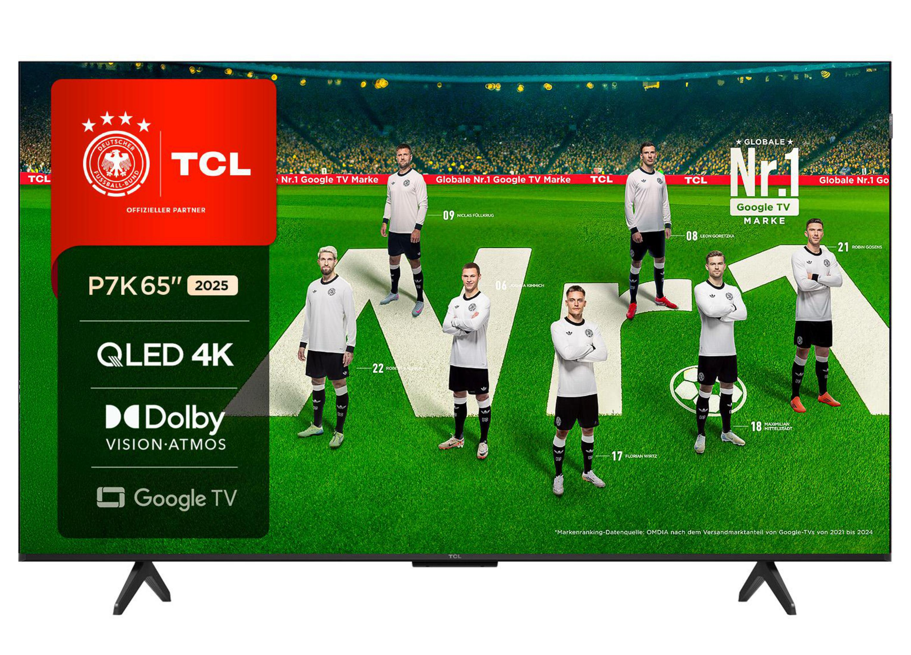 TV TCL QLED 4K con Google TV muestra jugadores de fútbol en camisetas sobre césped.