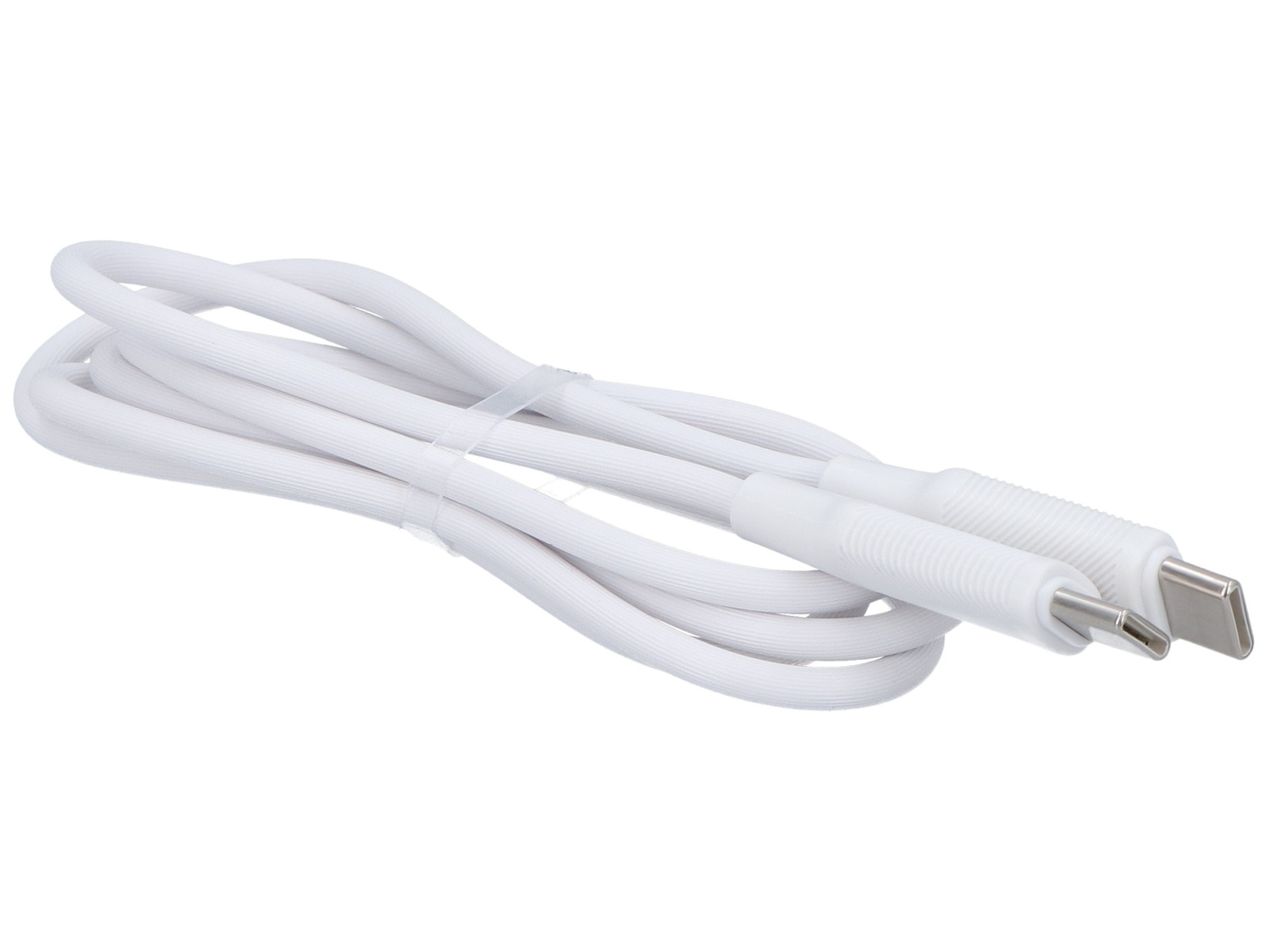Biały, zwinięty kabel USB-C z metalowymi złączami na białym tle.