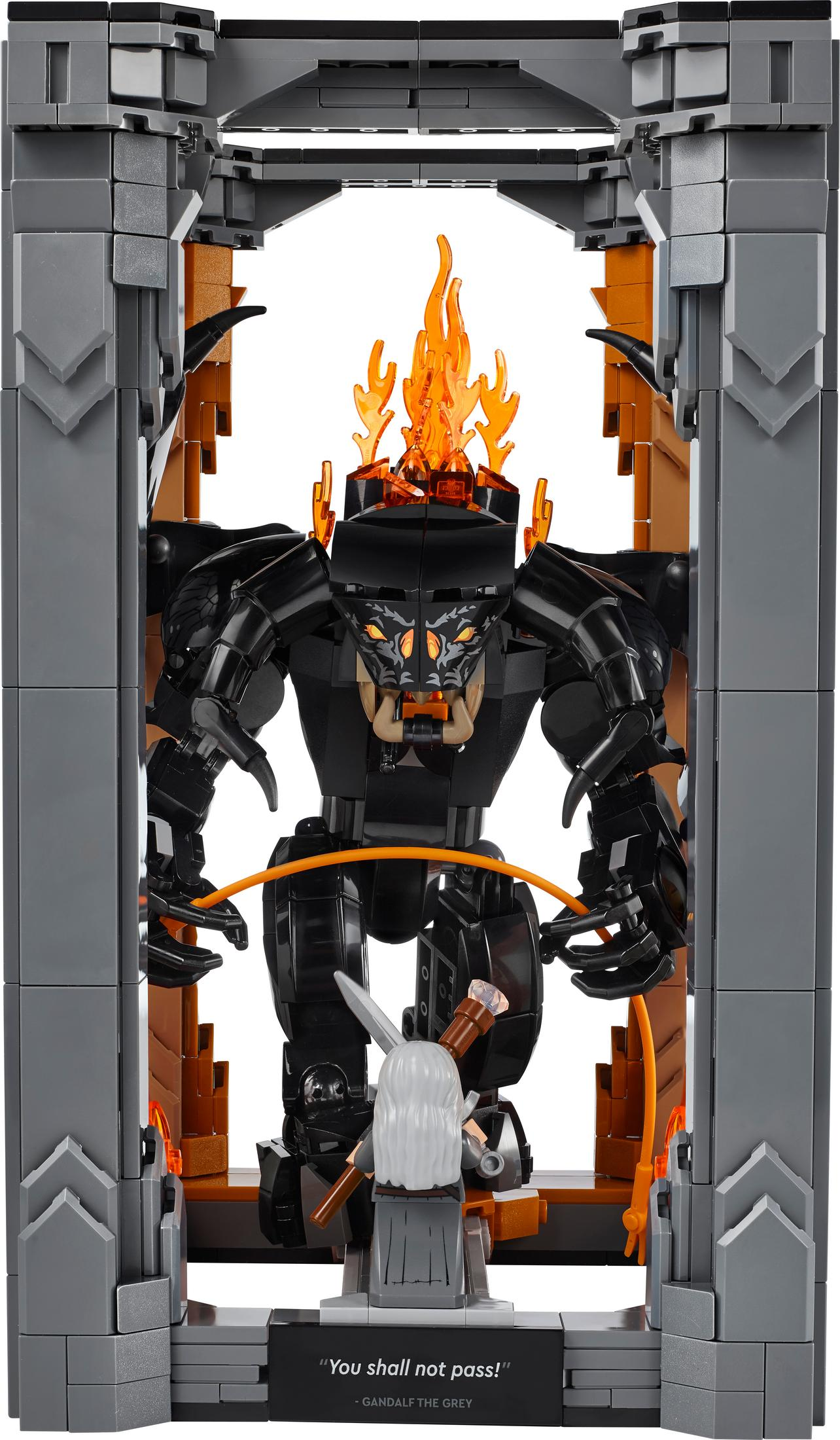 Model Lego Gandalfa walczącego z ognistym demonem.
