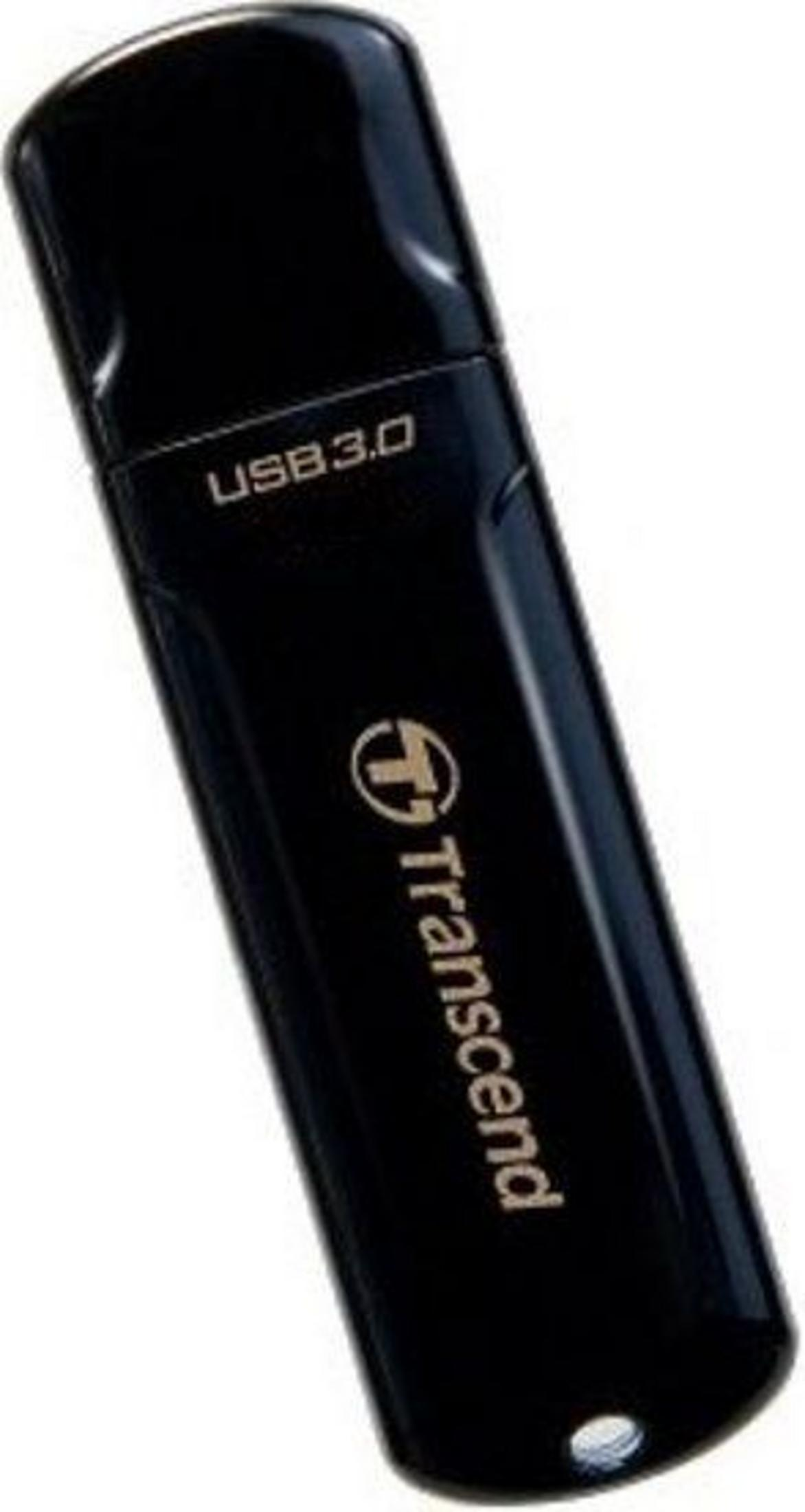 Un'unità flash USB 3.0 nera con il logo Transcend.