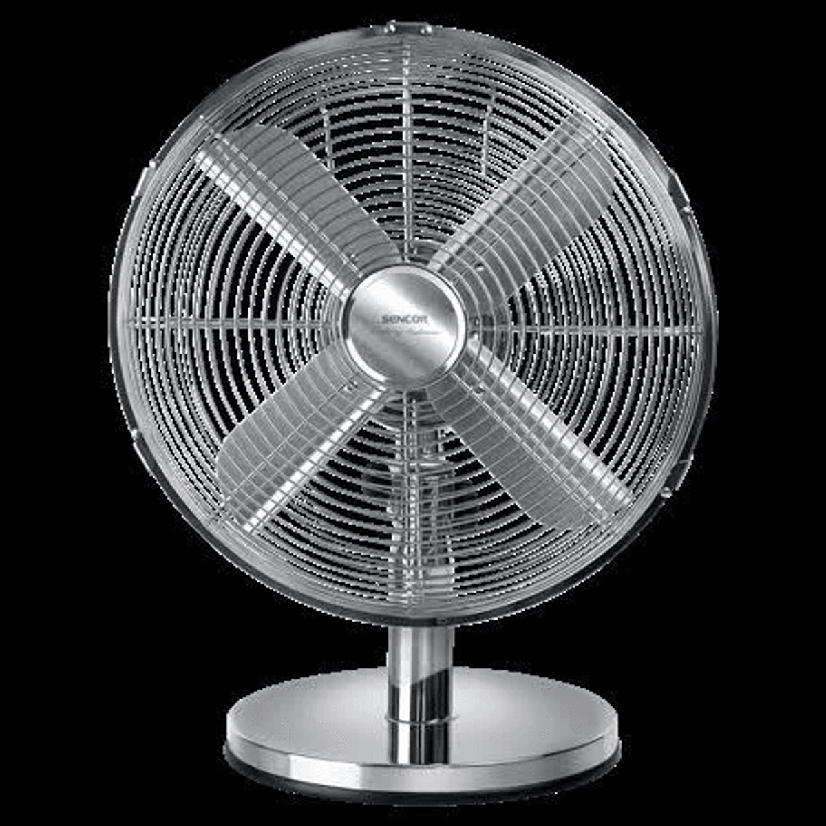 Un ventilador plateado brillante con cuatro aspas sobre una base redonda.