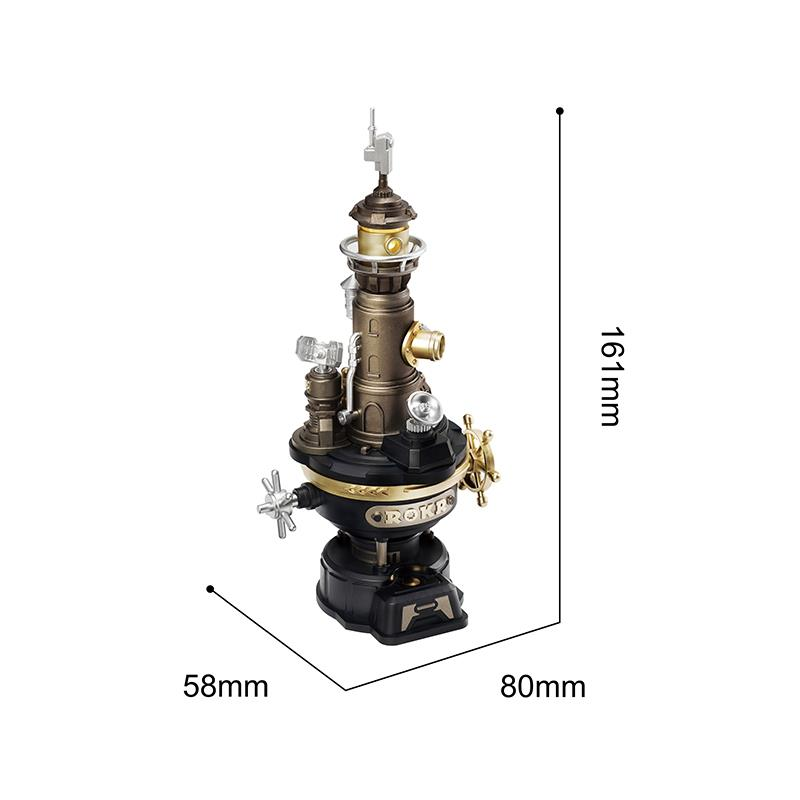 Metalik ve siyah öğeler içeren detaylı bir steampunk modeli.