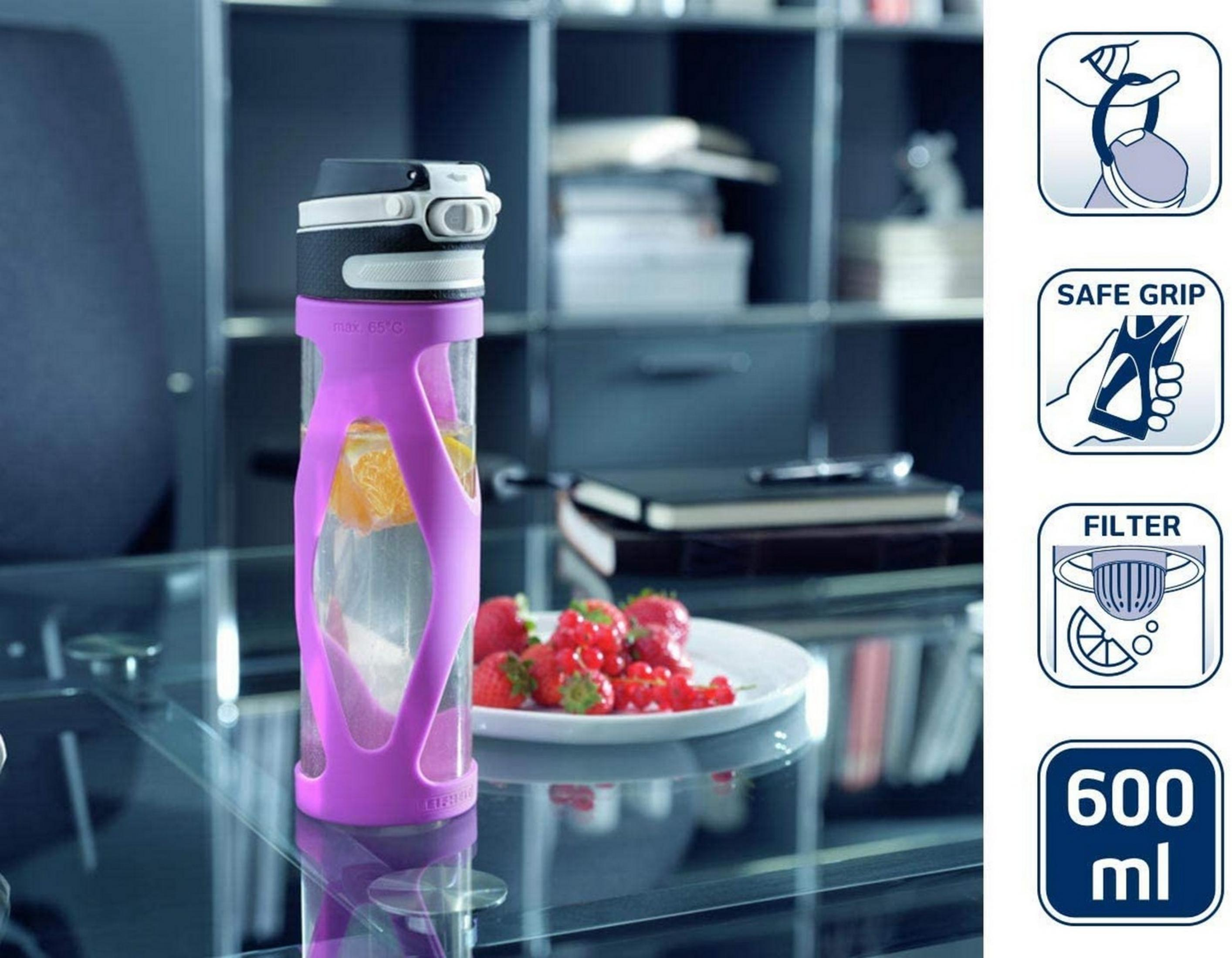 Botella de agua morada con fruta, bayas e iconos de agarre, filtro, 600 ml.