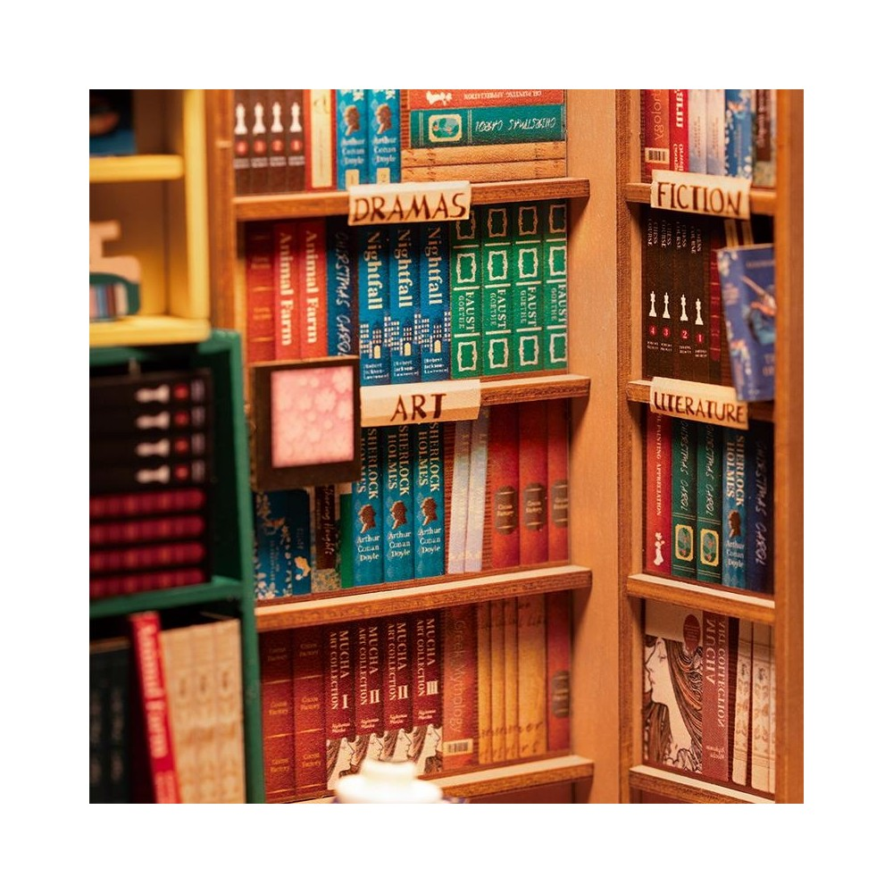 DRAMAS, FICTION, ART, LITERATURE etiketli, kitaplı oyuncak ev rafı.