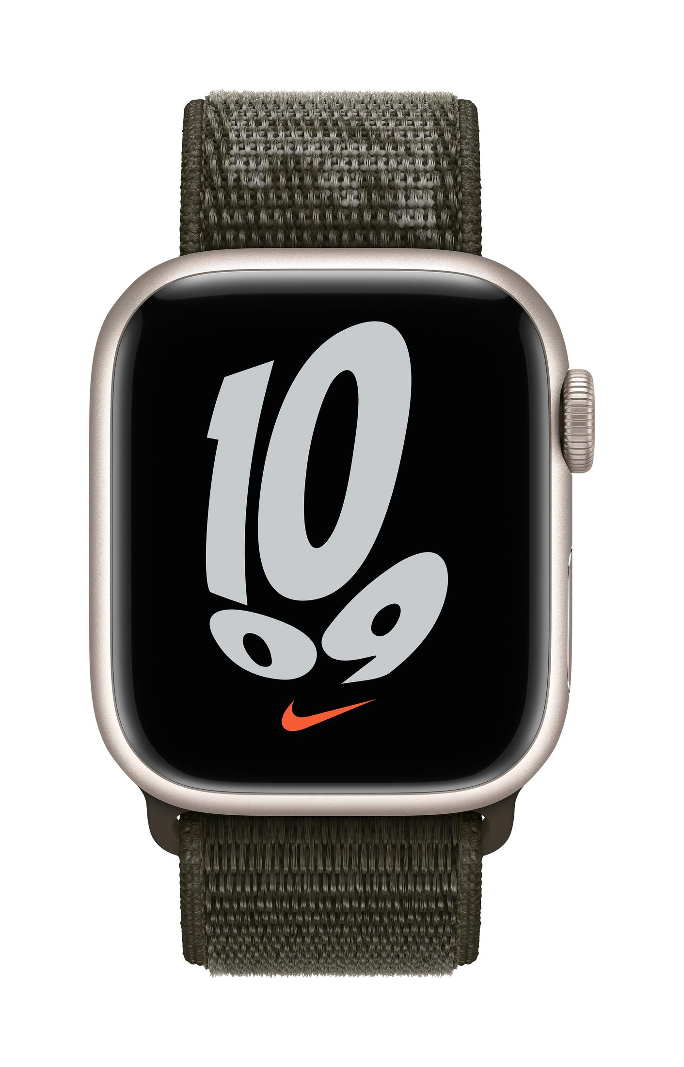Eine goldene Apple Watch mit einem dunklen Stoffarmband und der Ziffer 10 auf dem Bildschirm.