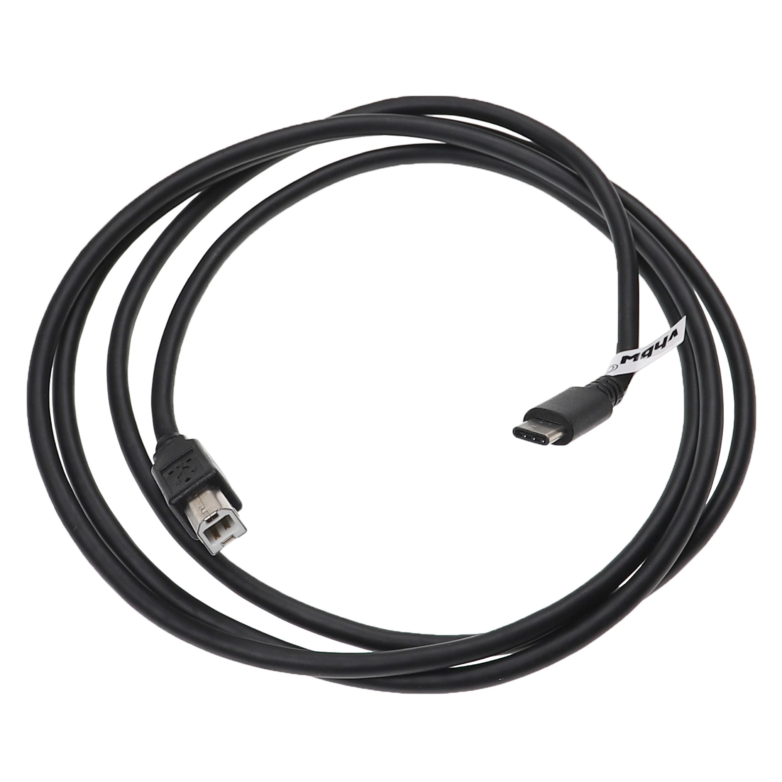 Schwarzes USB-A-zu-USB-C-Kabel, auf weißem Hintergrund.