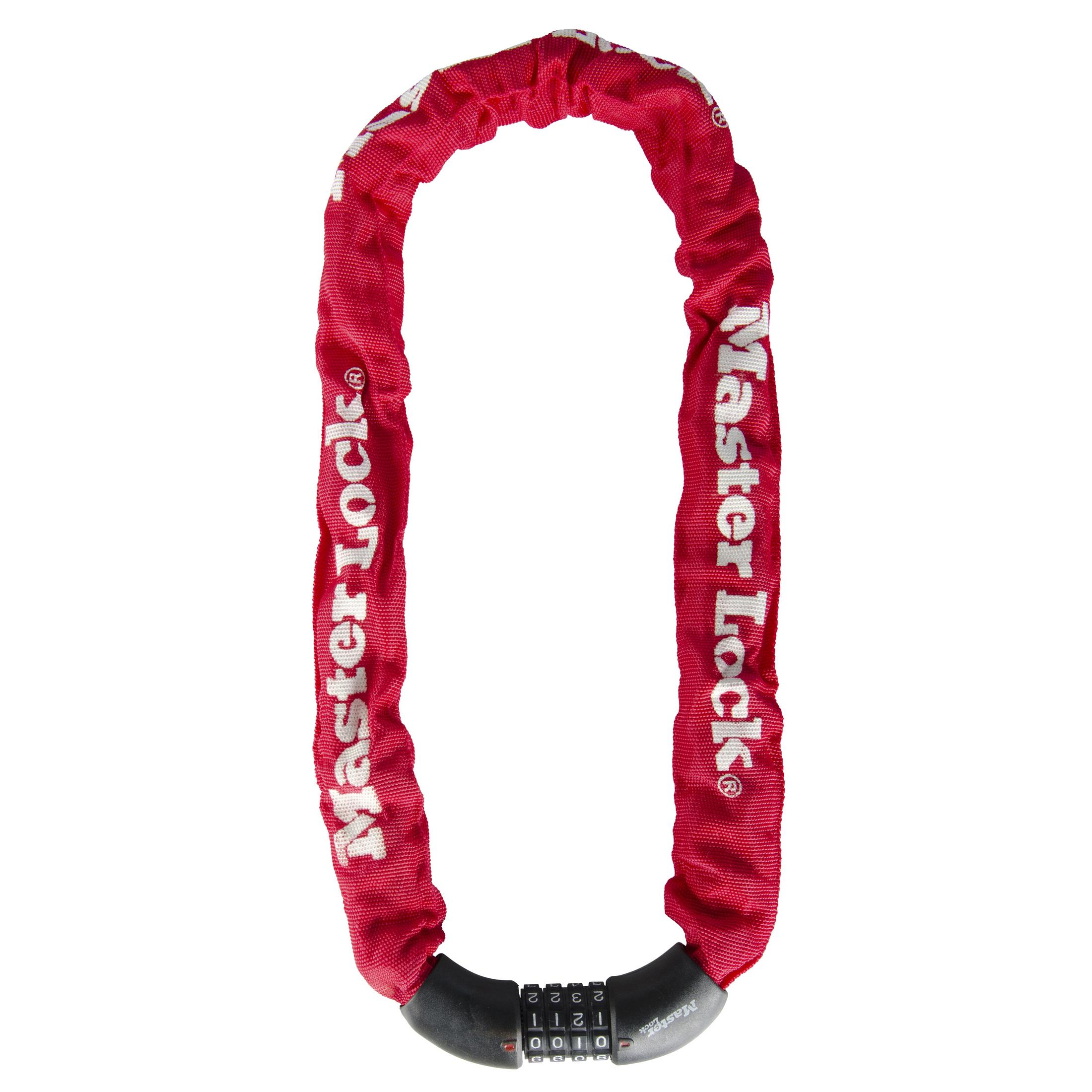 Una catena Master Lock rossa con lucchetto a combinazione, su sfondo bianco.