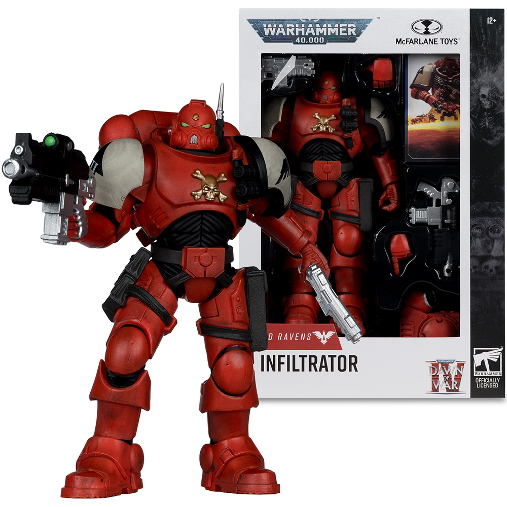 Una figura de acción roja de Warhammer 40K sostiene un arma, junto a su embalaje.