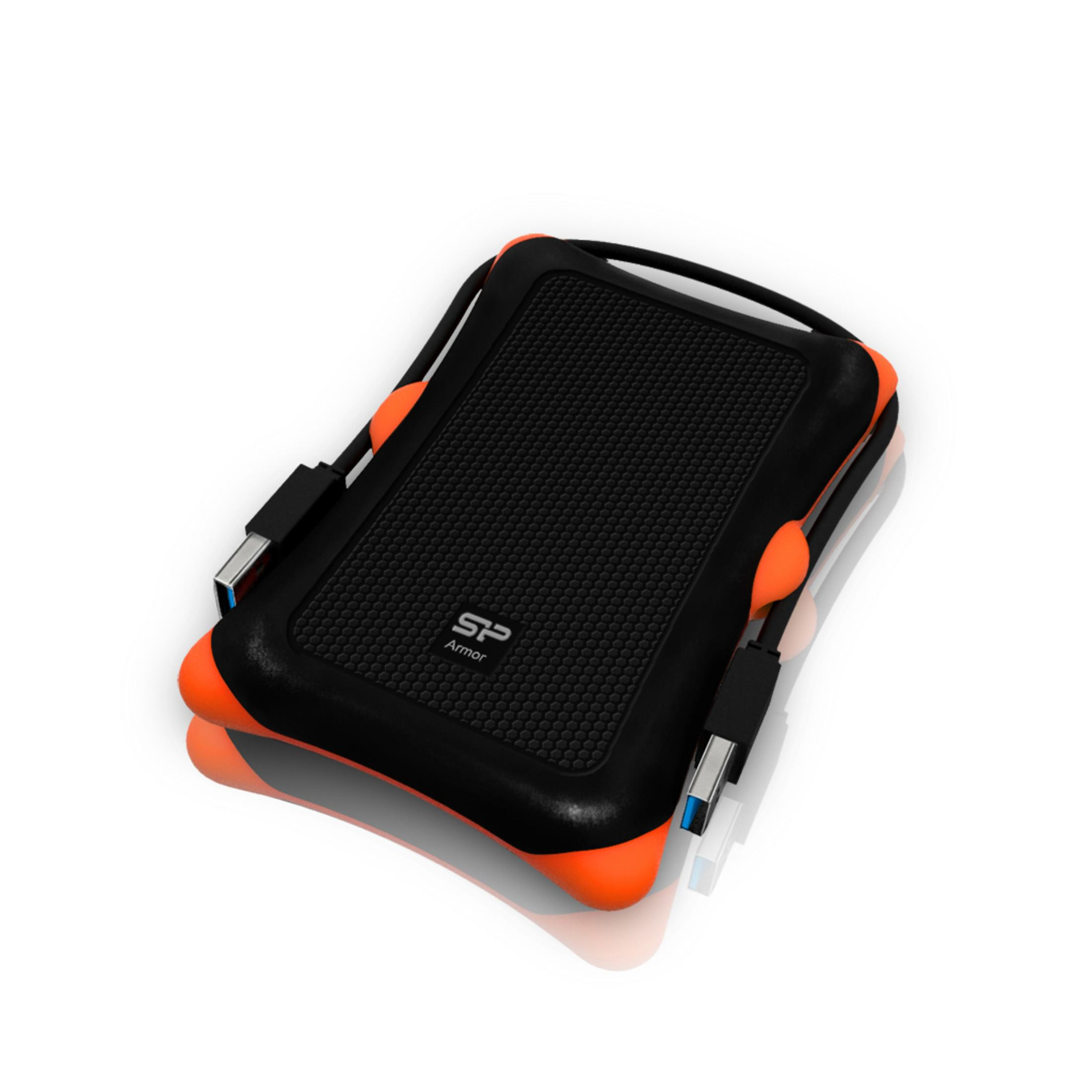 Hard disk esterno nero con accenti arancioni e cavi USB.