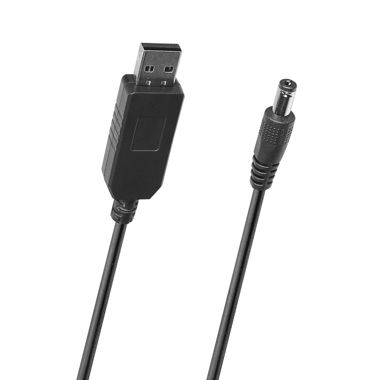 Siyah bir USB - DC güç kablosu, USB-A konektörlü ve yuvarlak DC varil fişli.
