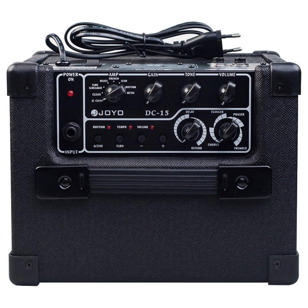 Czarny wzmacniacz gitarowy JOYO DC-15 z gałkami, przyciskami i kablem zasilającym.