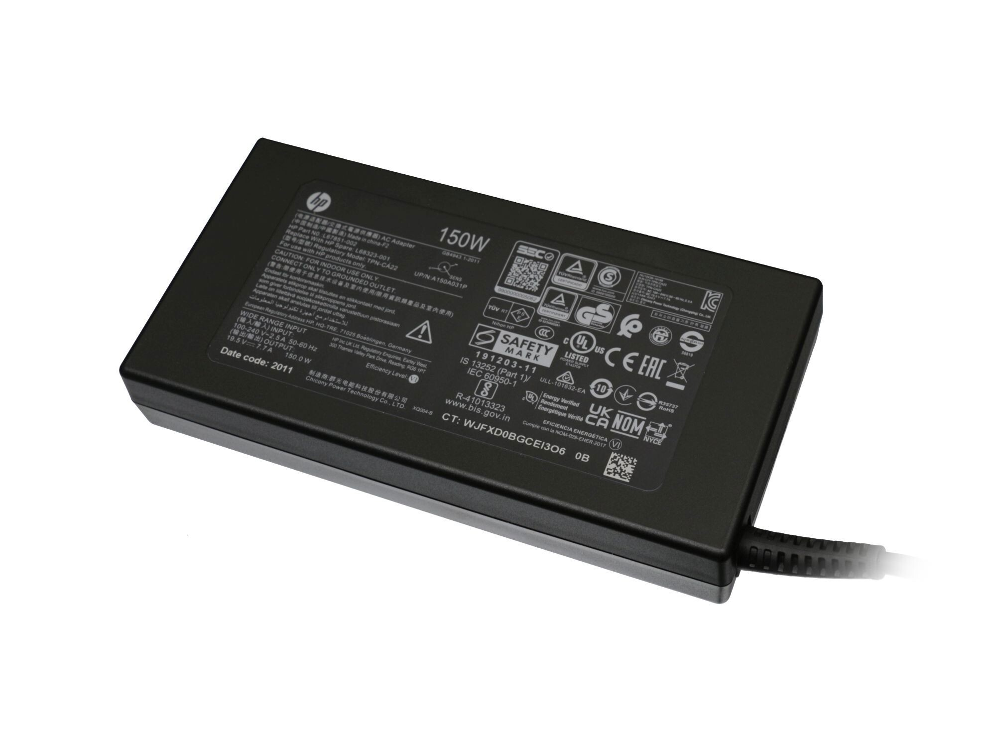 Schwarzer HP 150W Netzadapter mit Kabel und vielen Zertifizierungslogos.