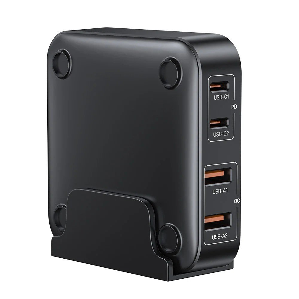 Caricatore USB nero multiport su un supporto.
