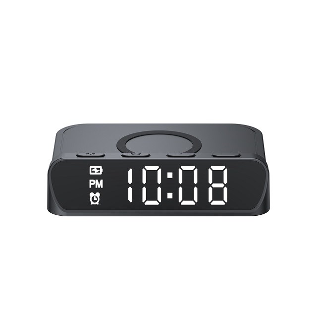 Czarny cyfrowy budzik pokazuje 22:08 z ikonami baterii i alarmu.