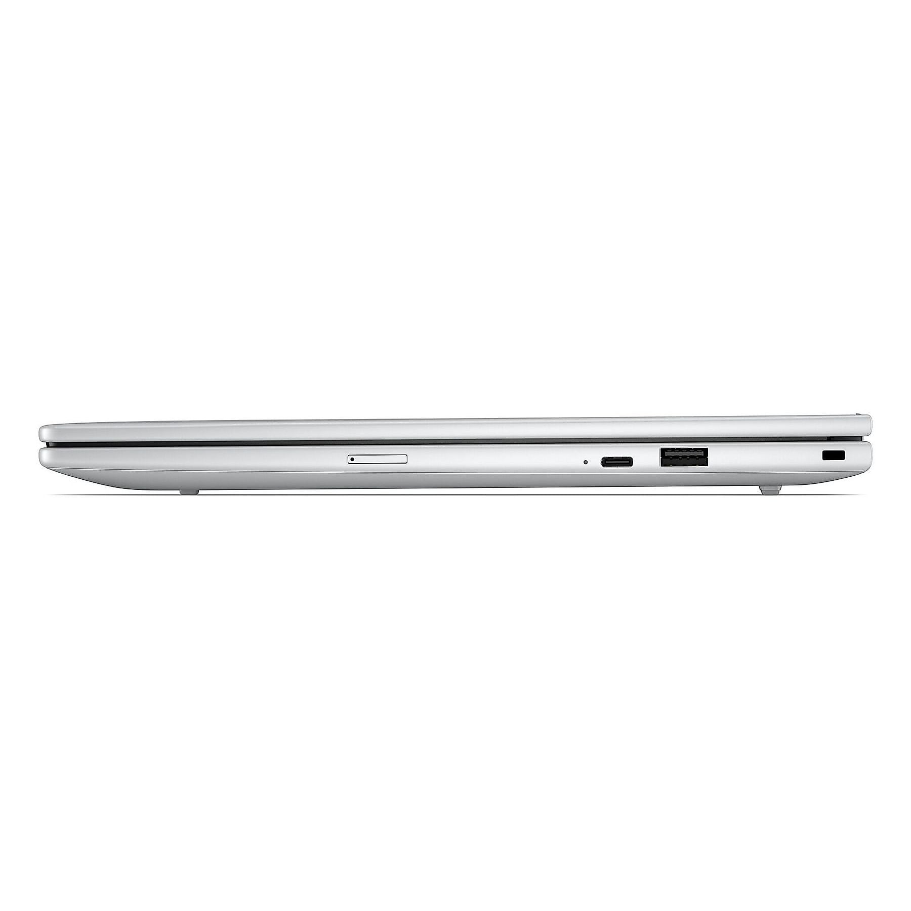 Lato di un laptop argentato con porte: lettore di schede SD, USB-A, USB-C.