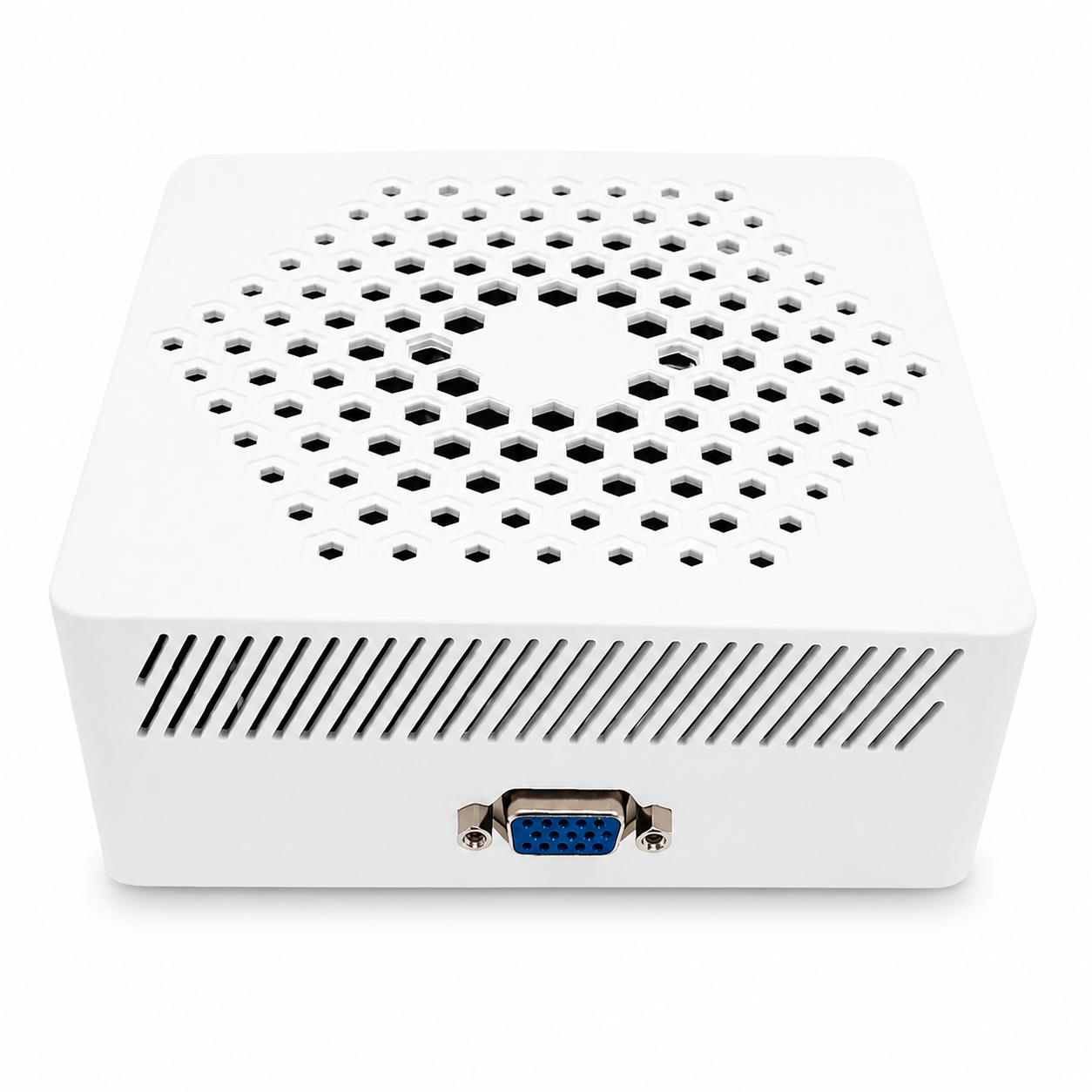 Caja blanca con rejilla de ventilación hexagonal arriba y puerto VGA detrás.