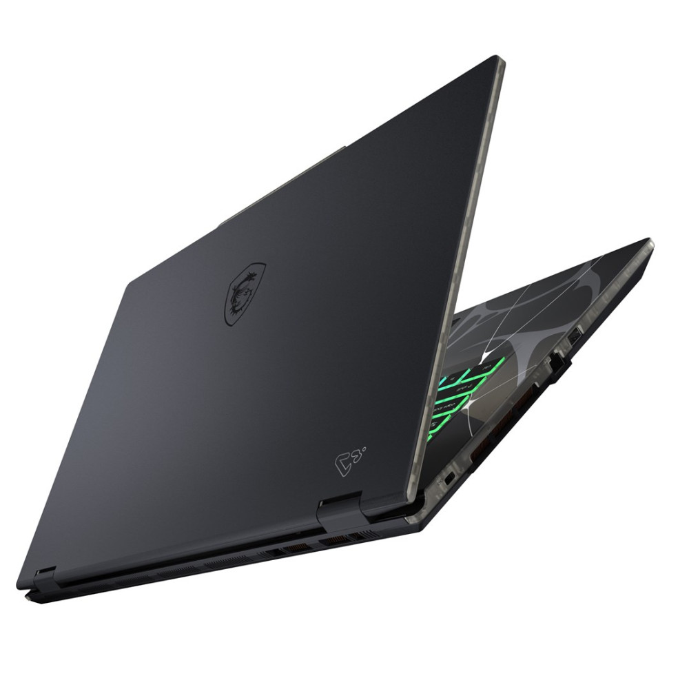 Otwarty czarny laptop MSI z zieloną podświetlaną klawiaturą i grafiką na ramce ekranu.