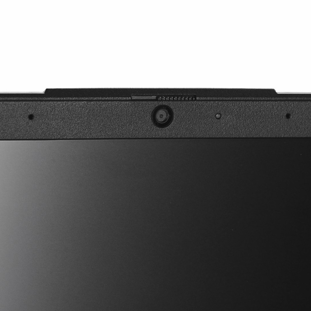 Zbliżenie górnej ramki laptopa, widoczna kamera internetowa i mikrofon.