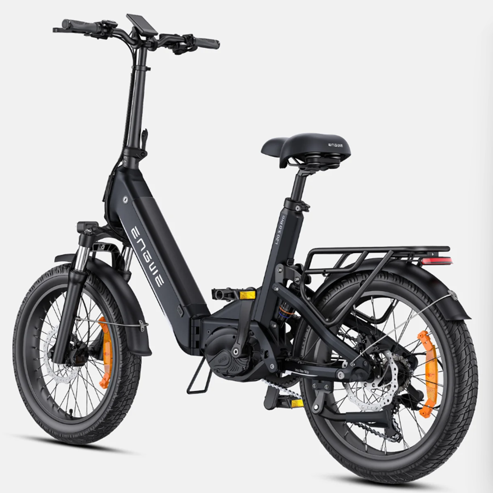Ein schwarzes, zusammenklappbares E-Bike mit Gepäckträger, vor weißem Hintergrund.