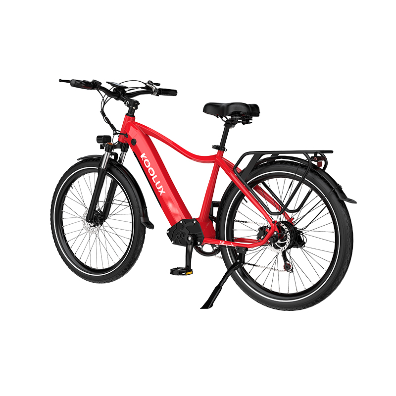 Ein rotes E-Bike mit Gepäckträger und weißem Hintergrund.
