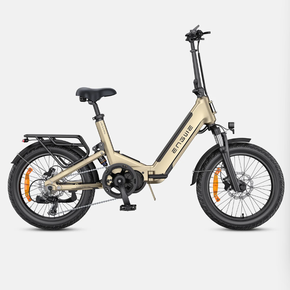 Ein goldener Falt-Elektrofahrrad mit Gepäckträger und breiten Reifen.