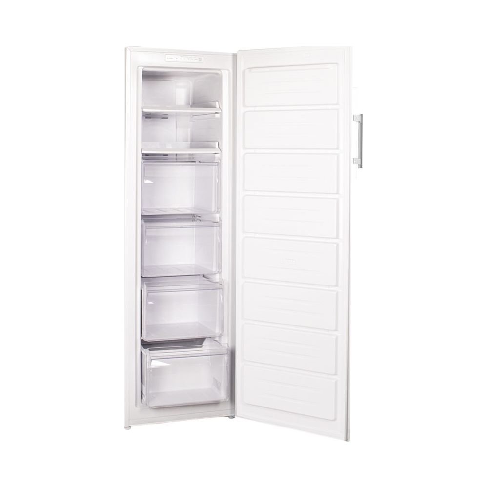 Un congelatore bianco con la porta aperta, con cassetti e ripiani all'interno.
