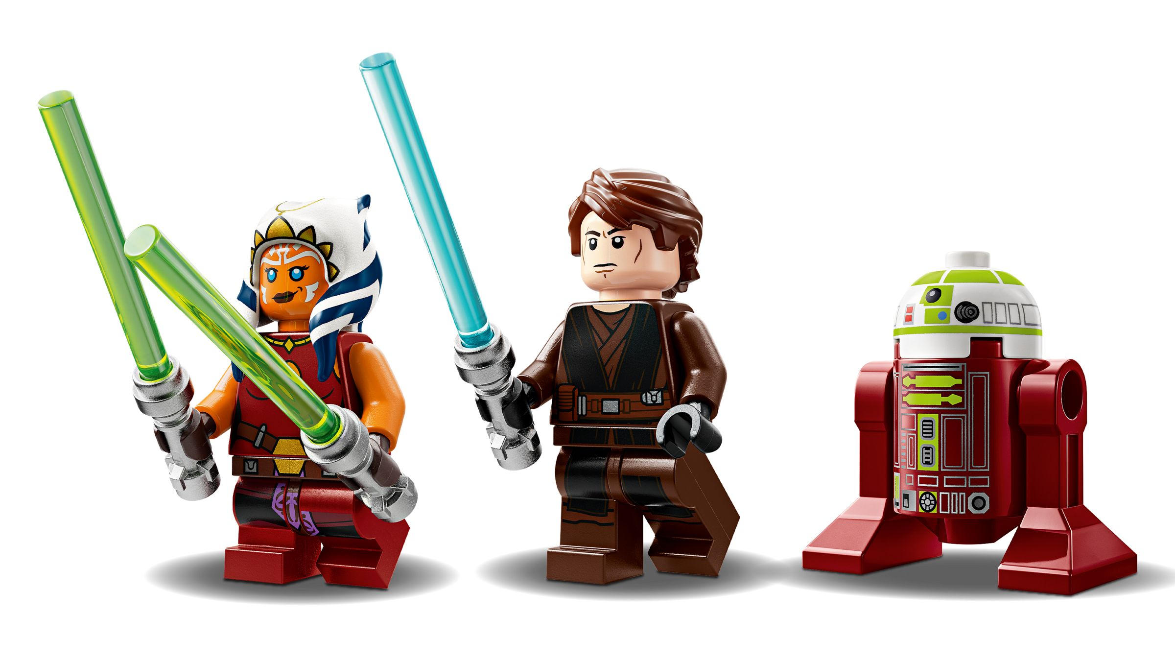 Lego-Figuren: Ahsoka mit grünen Lichtschwertern, Anakin mit blauem und ein roter Droide.