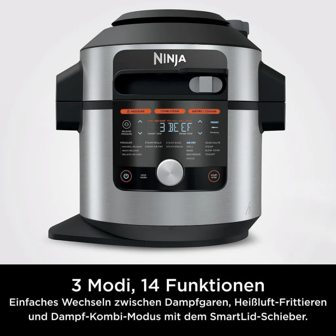 Ein silberner und schwarzer Ninja Kocher mit digitalem Display und Bedienelementen.