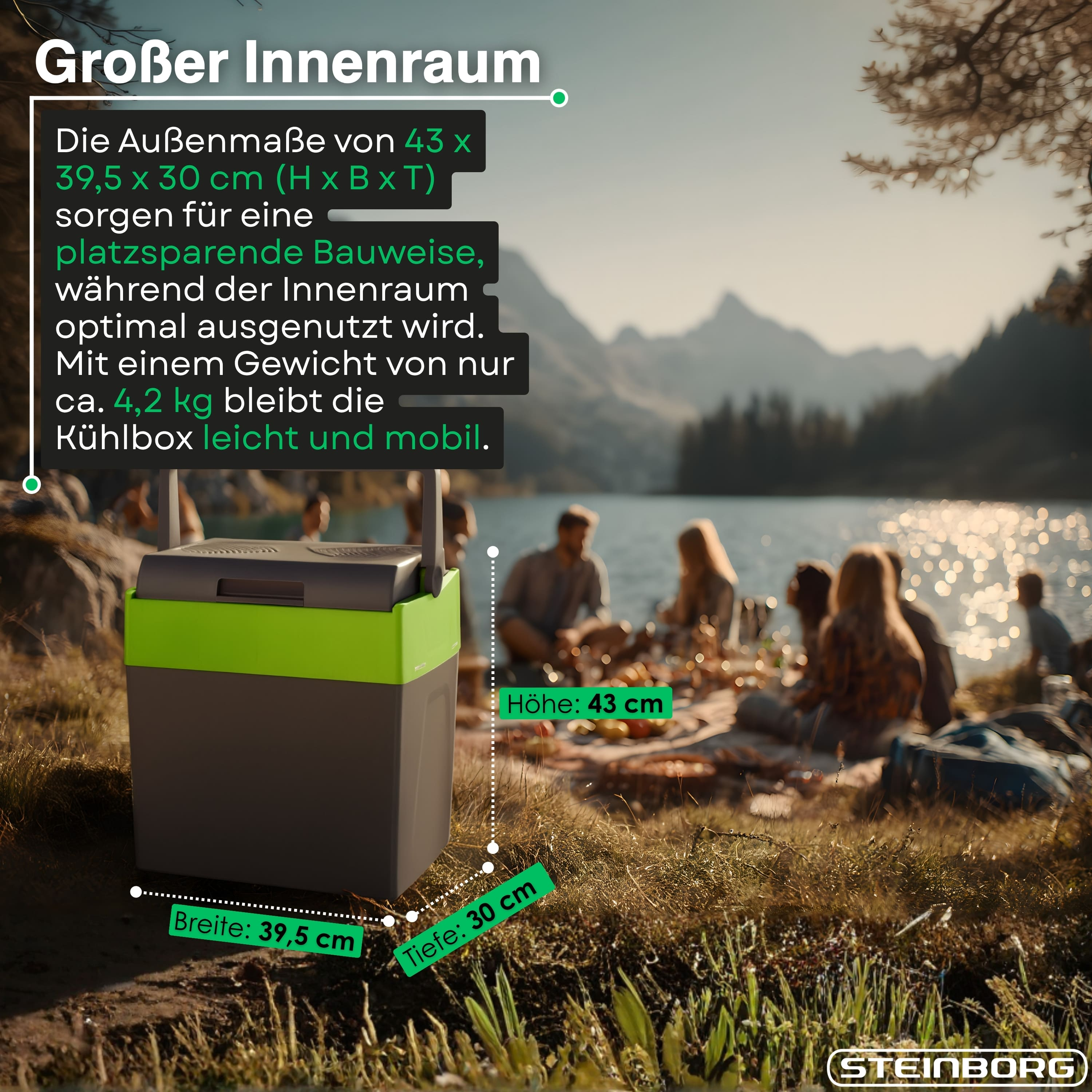 Graue Kühlbox mit grüner Zierleiste, draußen am See, mit Menschen im Hintergrund.
