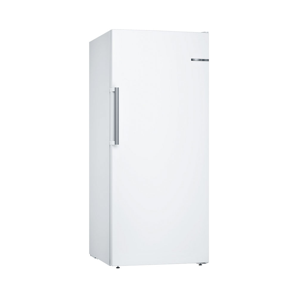 Ein schlanker, weißer Kühlschrank mit einem silbernen Griff an der linken Tür.