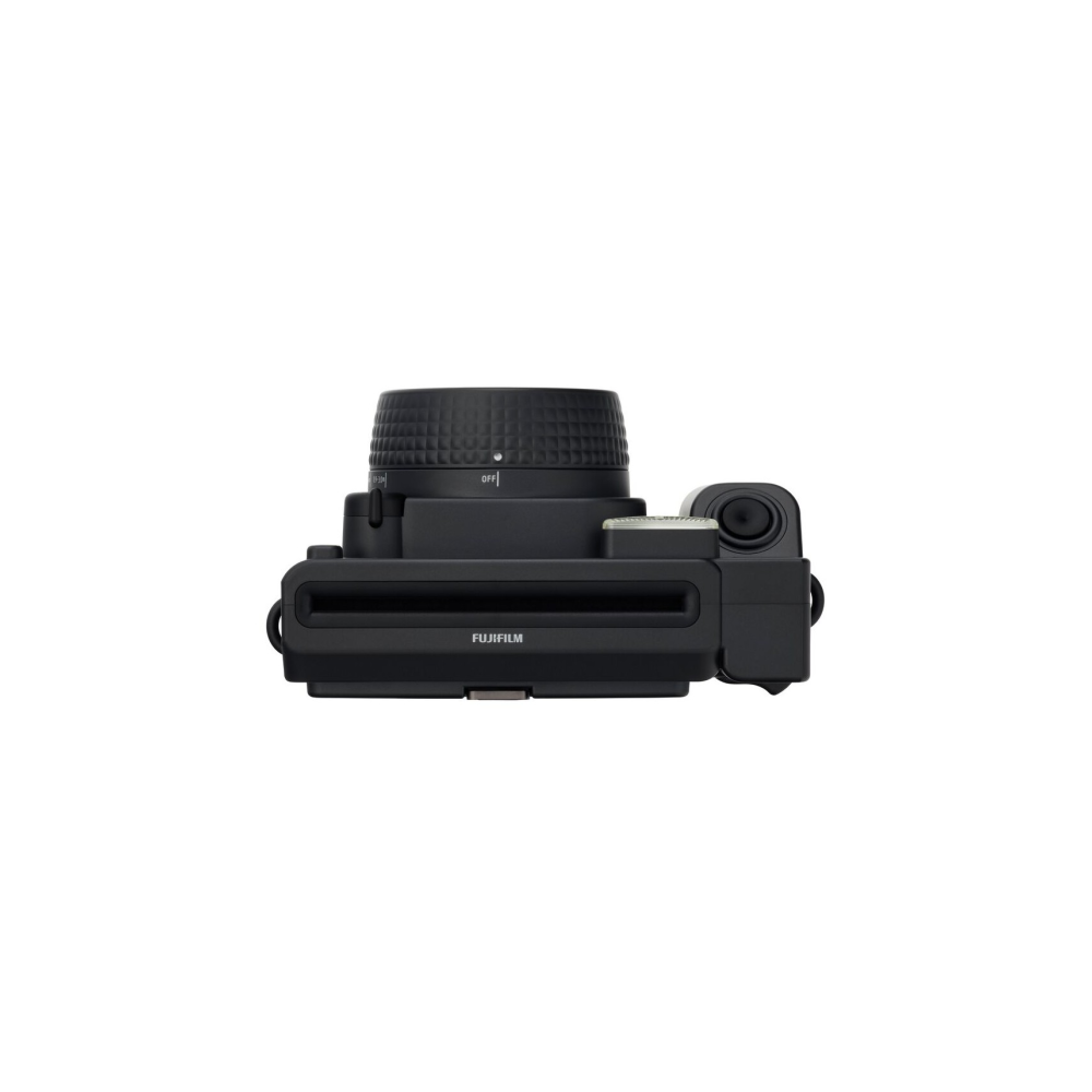 Una fotocamera istantanea Fujifilm nera con obiettivo e flash.