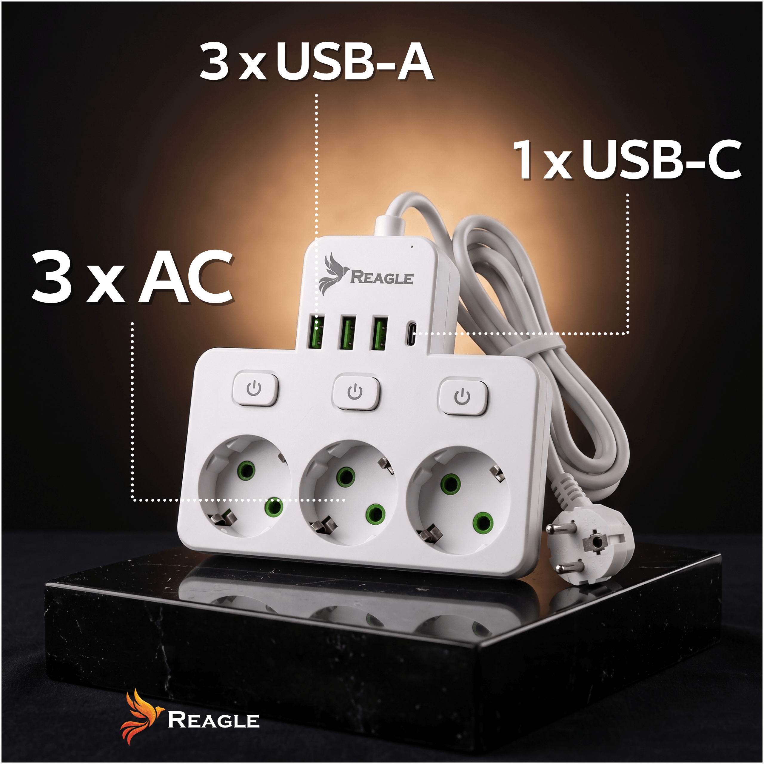 Regleta blanca con 3 enchufes AC, 3 USB-A y 1 USB-C sobre mármol negro.