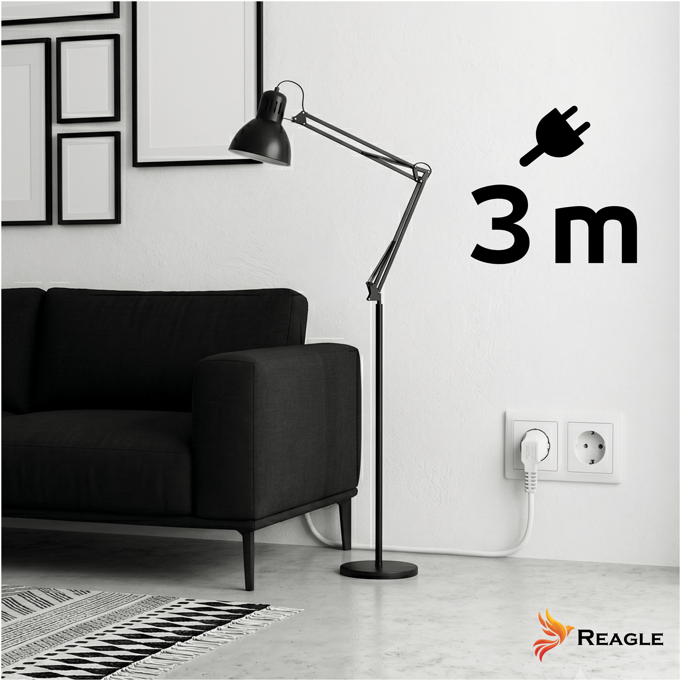 Brazo de lámpara de pie negro sobre sofá negro con enchufe de pared y cable de 3m.