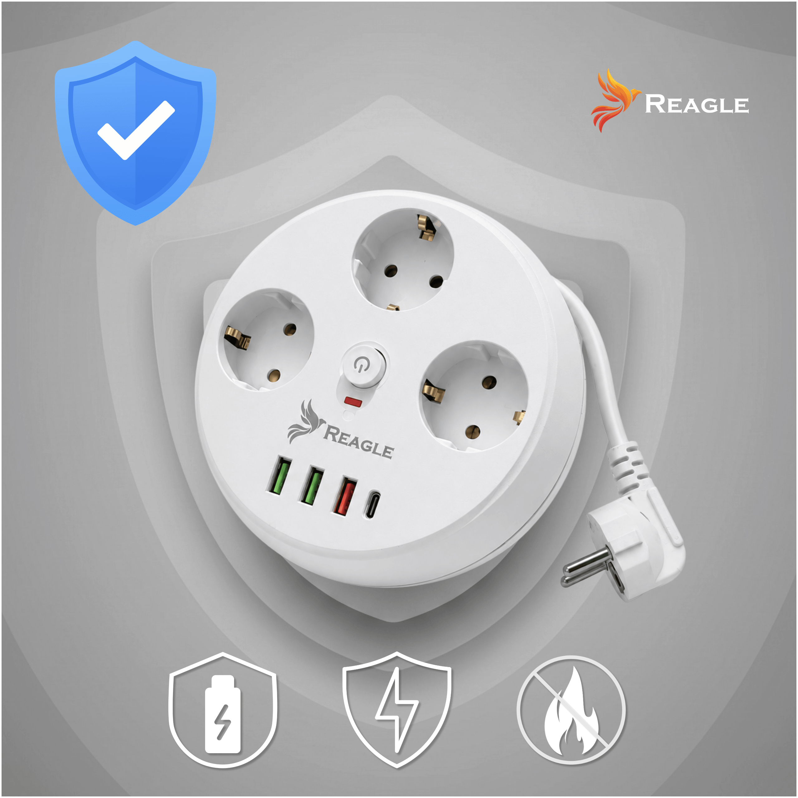 Una regleta redonda blanca con 3 enchufes, puertos USB y un interruptor.